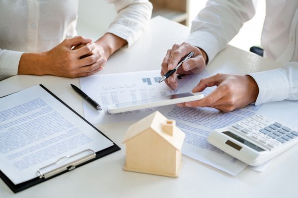 Servicio personalizado y asesoramiento legal. MORO REAL ESTATE en Madrid